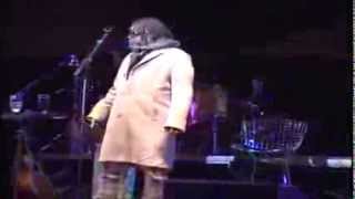 Milton Nascimento (e Músicos de Três Pontas) - Adivinha o quê? - Festival Música do Mundo 2010