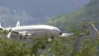 preview picture of video 'Airplane Super Constellation HB-RSC  landing Sion airport - 05.07.2014'