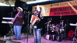 Sunny Sauceda Toma Publico