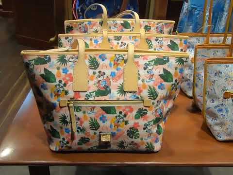 Aulani Resort Christmas Tree & Hale Manu Boutique Walk-Through ~ Aulani Resort and Spa, Kapolei, HI