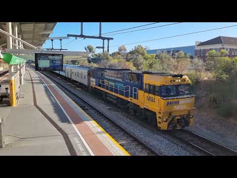 55 Minute Late 2MA8 goes through Showground with NR84 (PNA)