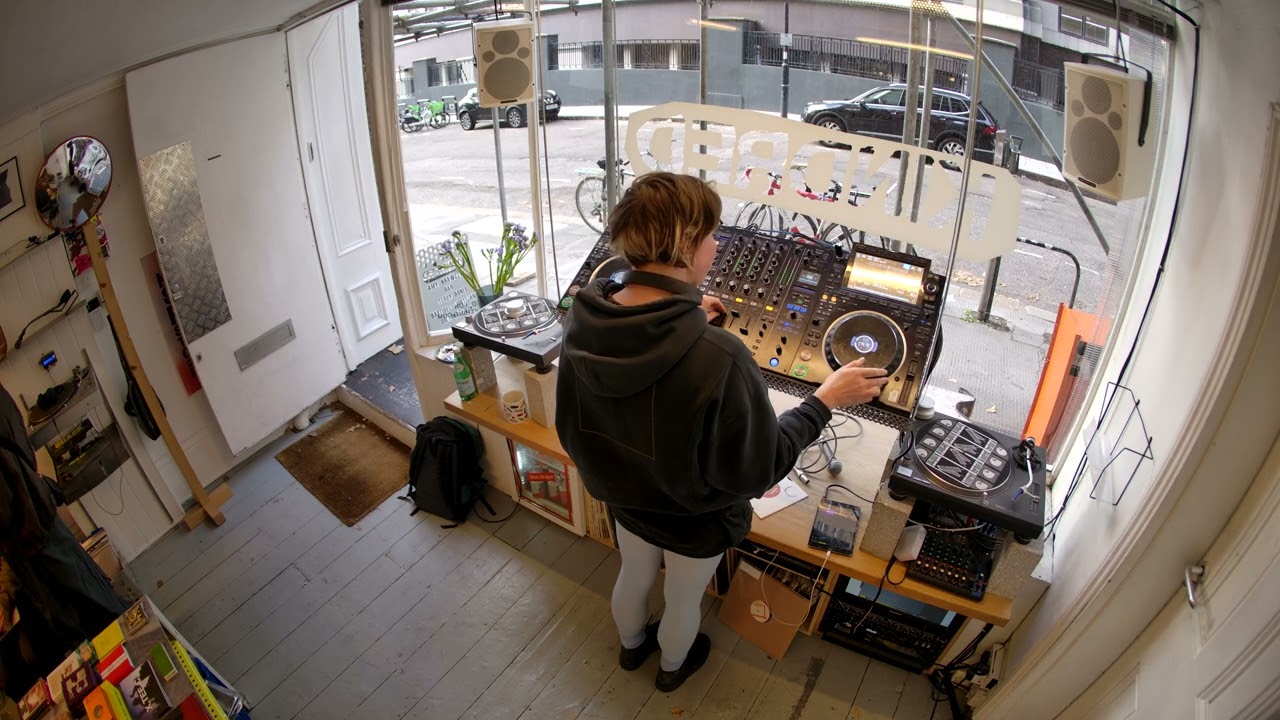 Unknown Artist - Kindred Radio