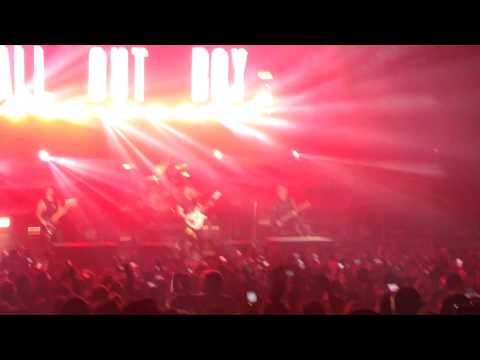Fall Out Boy - "Sugar, We're Goin' Down" with Hayley Williams of Paramore - Scranton, PA 08-31-14