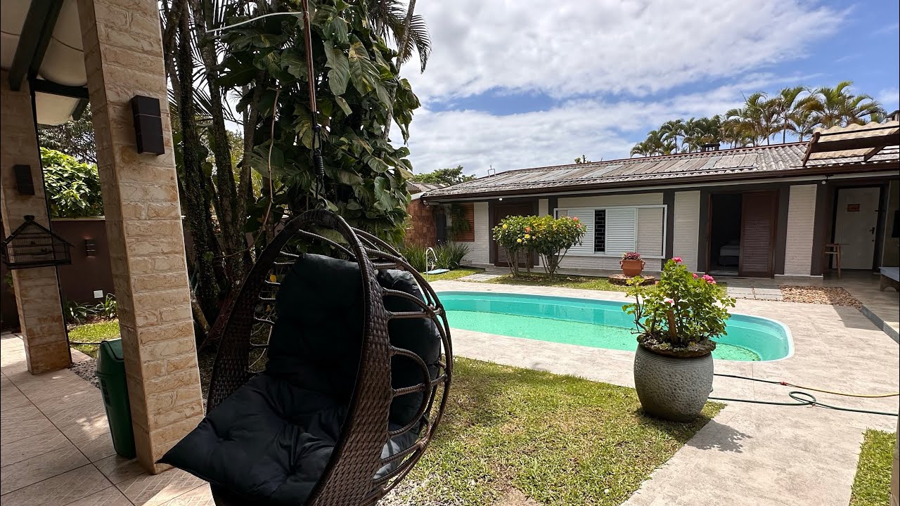 CASA CHARMOSA COM PISCINA | MATINHOS | LITORAL DO PARANÁ
