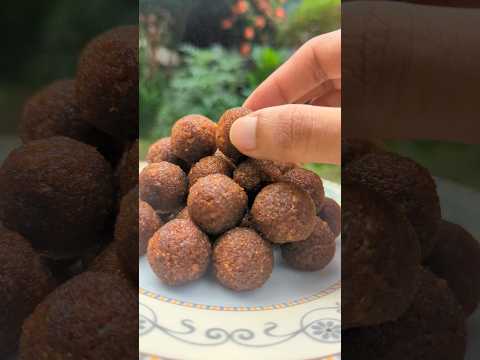 Narkel Naru (Coconut Ladoo)