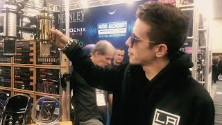 Video thumbnail for Elan Morrison and the Manley Reference Gold Mic by manleylabs