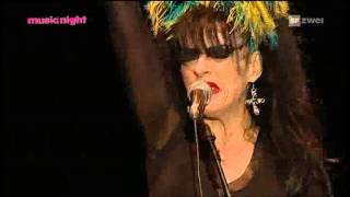 Nina Hagen, &quot;All You Fascists Bound To Lose&quot; (W. Guthrie), Zurich, CH, July 20, 2010