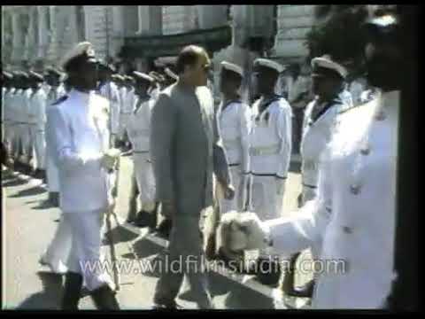 Rajiv Gandhi escapes an attempt on his life by a Sri Lankan Naval Cadet