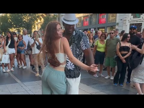 ”¡Imposible No Mirar! El Arte de Bailar de esta CHiCA Te Dejará Loco”  Bachata Dominicana  🇩🇴