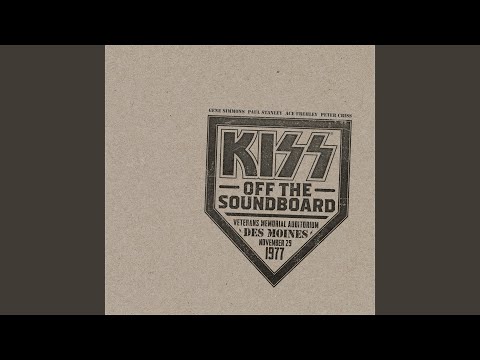 Videoclip de Calling Dr. Love (Live In Veterans Memorial Auditorium, Des Moines / 1977) — KISS