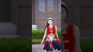 Beautiful clothing in Yunnan, China#traditional #dance