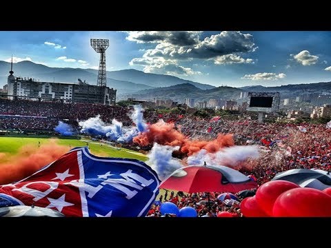 "Recibimiento de la hinchada del DIM en el clásico paisa - Liga Ãguila 2016-1" Barra: Rexixtenxia Norte • Club: Independiente Medellín • País: Colombia