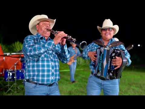 ZAPATEANDO CON CLARINETE - Hnos. Quintana Video Oficial