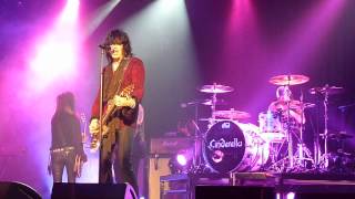 Cinderella - Bad Seamstress Blues / Fallin' Apart At The Seams (Revolution Live - Aug 07, 2010)