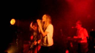 Florrie @ Paris - Looking For Love In The Wrong Place