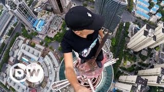 Rooftopping – climbing high in Shanghai