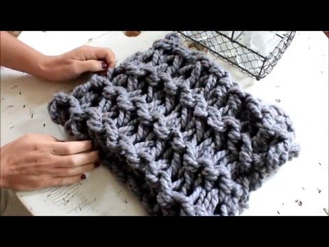 How to Arm Knit a Garter Stitch Scarf in 20 minutes - With Simply Maggie