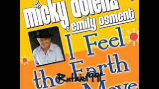 Micky Dolenz ft. Emily Osment - I Feel The Earth Move