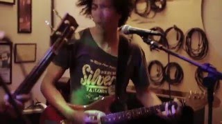Boogarins - Falsa Folha de Rosto (Ao Vivo Complexo Estúdio)