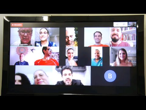 Avô recebe carinho dos 36 netos em encontros virtuais durante pandemia
