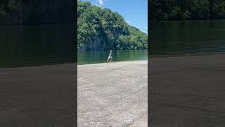 Easy 6 by the lake, gotta love the sounds of nature! #running #runner #runningmotivation