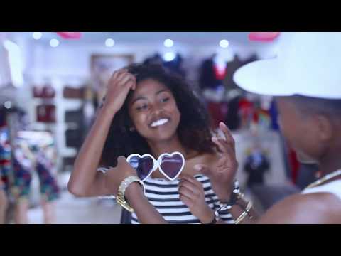 Doscar  " Reveko Anao " (Clip Officiel Mazava LÖHA 2019)