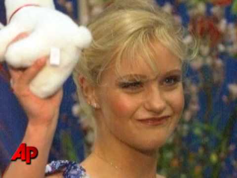 Skater Nicole Bobek Arrested on Drug Charge