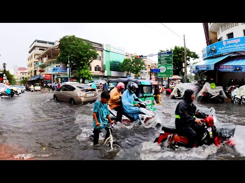 Heavy Rain Flood & Storm in Phnom Penh City, Cambodia - Walking in the Rain with Umbrella