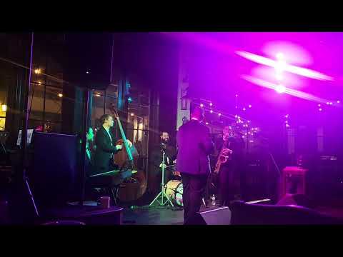 Sal "The Voice" Valentinetti-Mack the Knife clip. 3/25/23 @ Calandras in NJ.