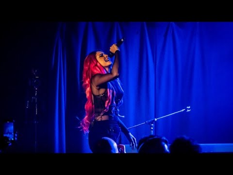 Luna Vexa - IOU [Live At The Prince Bandroom]