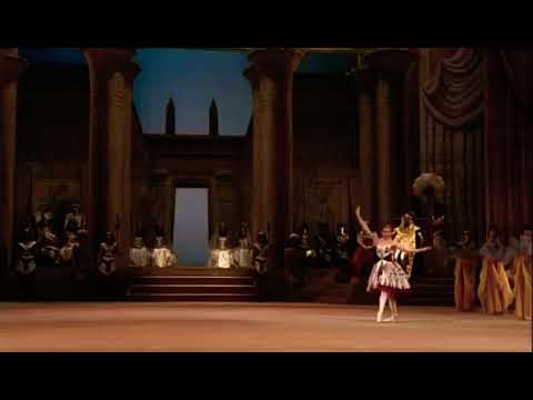 LA FILLE DU PHARAON - Palace Scene Variation #2 (Bolshoi Ballet)