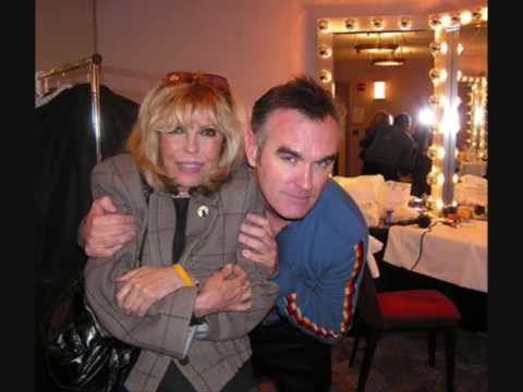 Nancy Sinatra feat, Morrissey. Let Me Kiss You.