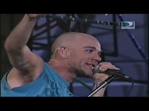 R.E.M. 2001-01-13 - Rock In Rio, Rio De Janneiro, Brazil [Losing My Religion performed live]