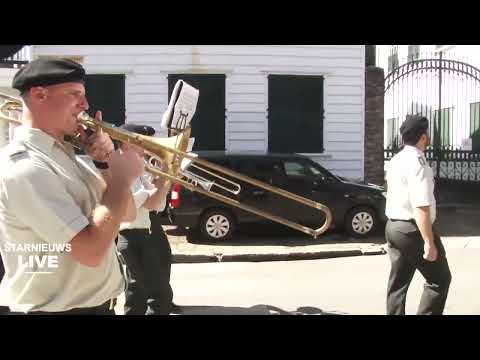 Parade en defilé 49 jaar Srefidensi