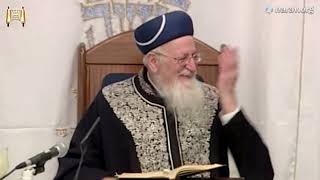 חג השבועות בהלכות ובאגדה - פרשת נשא תשס"ז - מרן הרב מרדכי אליהו (הרב מרדכי אליהו זצ"ל) - התמונה מוצגת ישירות מתוך אתר האינטרנט יוטיוב. זכויות היוצרים בתמונה שייכות ליוצרה. קישור קרדיט למקור התוכן נמצא בתוך דף הסרטון