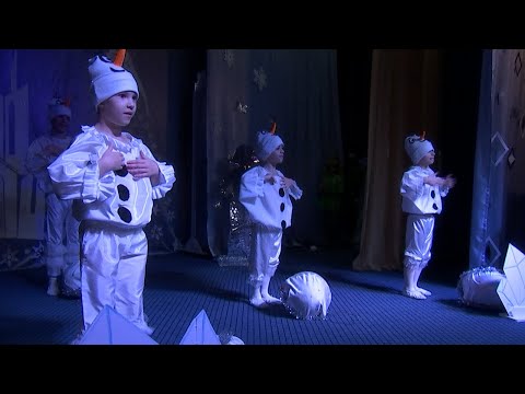 В Улуковской школе-интернате прошел новогодний спектакль видео