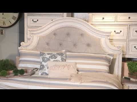 Realyn B743 King Upholstered Panel Bed image 1