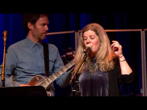 eTown Finale with Piers Faccini & Dar Williams - Maggie's Farm (eTown webisode #1120 )