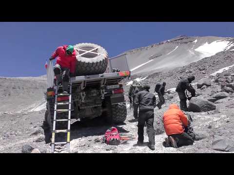 Rheinmetall High Altitude Truck Expedition – part 3: Clearing of the rock channel