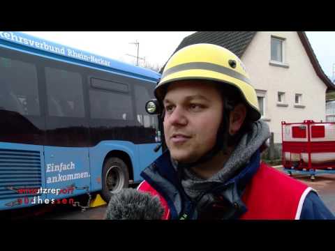 Linienbus kracht in Wohnhaus - Lindenfels-Winterkasten - 24.12.2016