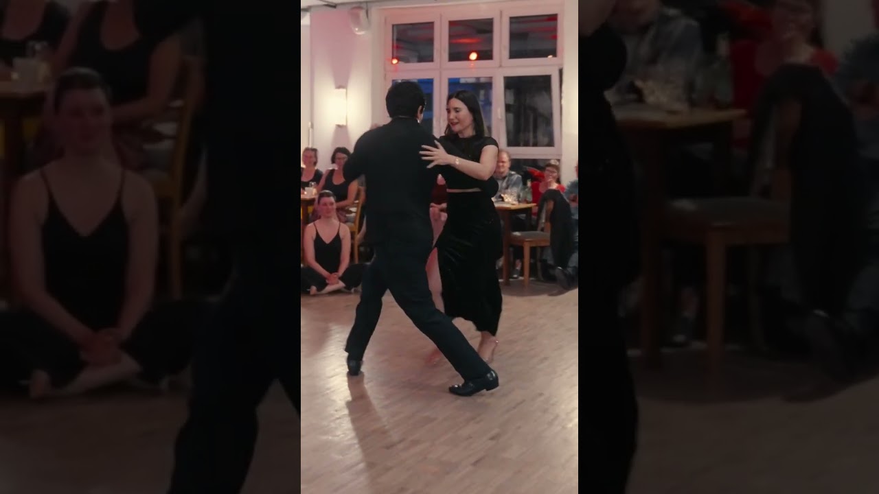 Tango Performance. Max Vera & Cornelia Roy dancing D'Arienzo