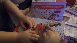 Wilton Gingerbread House Kit Decorating Family Fun - Leon Toy Time