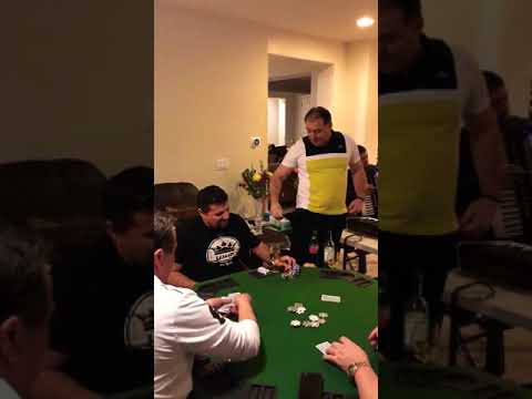 Nicu Paleru joacă poker Vali Vijelie îi cântă la masă