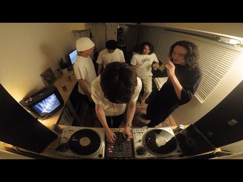 Deep House mix in a tiny apartment in Japan - by Luca