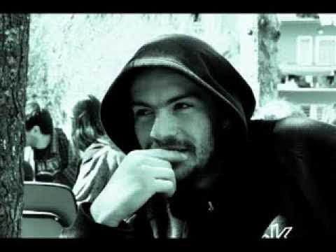 Elinel ft. Sparrow Hawk - Trippin' on the mic (LYRICS)