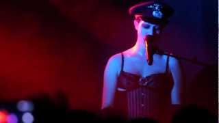 Amanda Palmer performs &quot;Coin-Operated Boy&quot; by crowd request: Abart