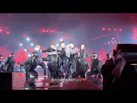 190512 - Mic Drop - BTS 방탄소년단 - Speak Yourself Tour - Soldier Field D2 IN THE RAIN - HD FANCAM