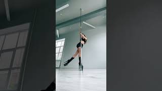 外国美女の素晴らしいダンスは感動するね！