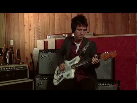 Johnny Marr plays riffs from The Smiths, The The, The Kinks