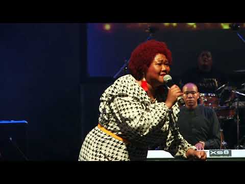 Varonica Meyer with the Pinkster Medley live at Pinkster On Heels 2019